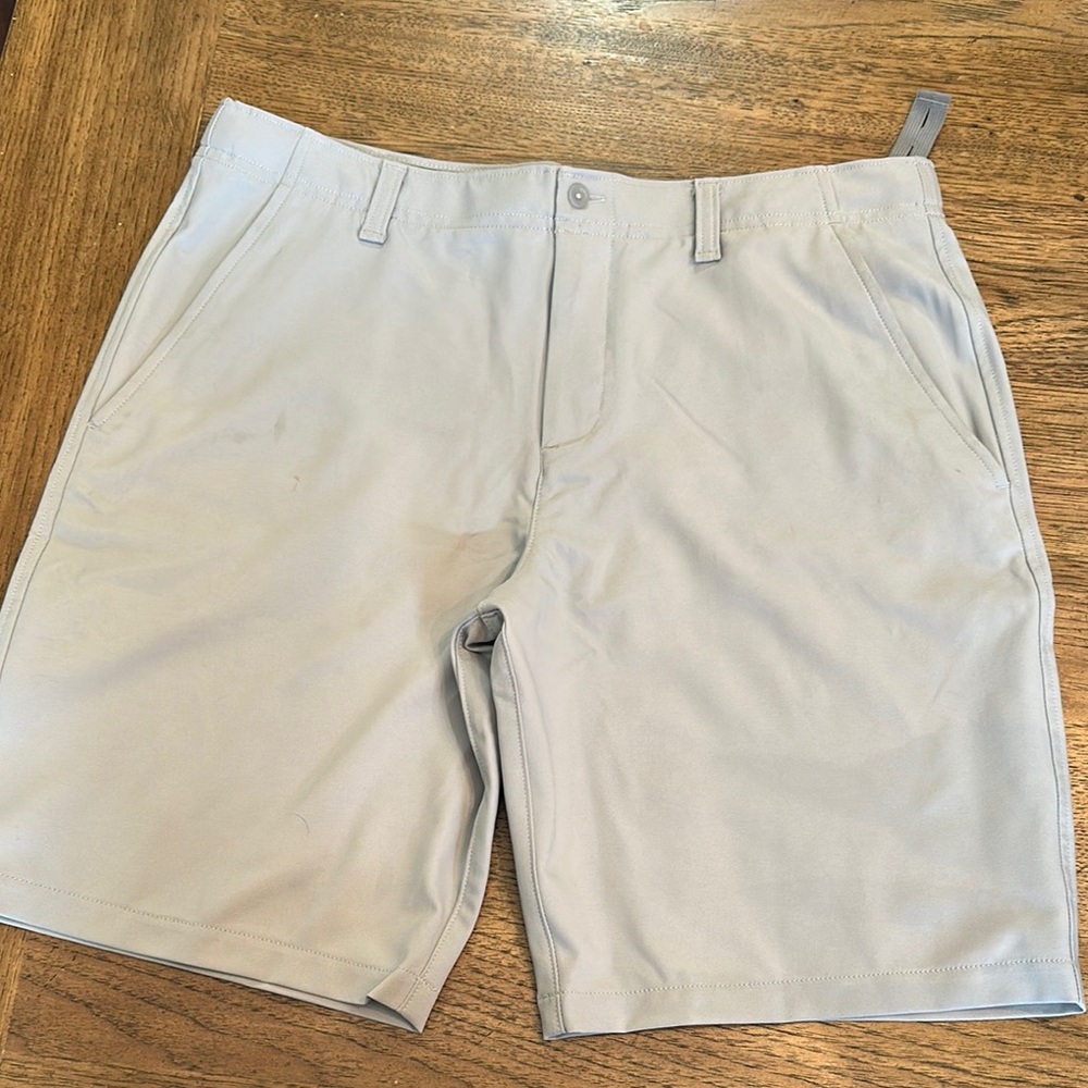 2 pack Boys XL Under Armor Tan and Gray Shorts